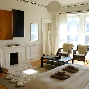  Apartment Lothian Road - Castle View