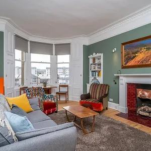  Apartment New Stunning 3 Beds Flat In Chic Area Of The