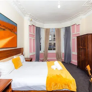  Apartment Super Central 4 Bedrooms Apartment By Calton Hill
